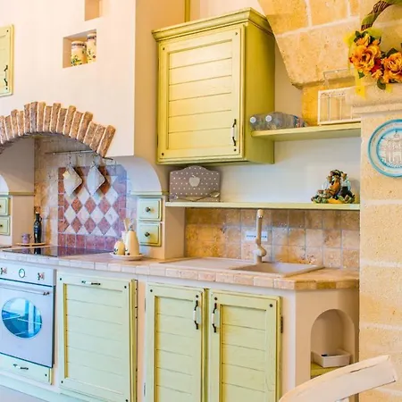 La Leccina 2&2, Emma Villa Erchie (Apulia)